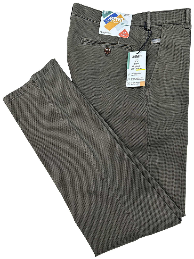 Meyer Casual Trousers are the perfect fit Invisible comfort created by high-performance super-stretch fabrics. 97% Cotton 3% Elastane Made in Romania Two side pockets with rear jetted pockets Fob pocket with contrast trim Internal security pocket with zip Full-extension band with metal Clip + 2 buttons for a firm secure fit with a YKK metal zipper. Pockets & seams are all tapped for extra strength & comfort Size is European regular fit- waist 48=34", 50=35" 52=36", 54=38", 56=40", 58=42", 60=44"